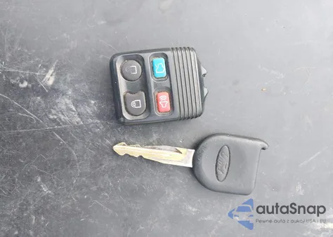 2008 Ford Focus Se/Ses из США, поврежденный, VIN 1FAHP35N18W126788